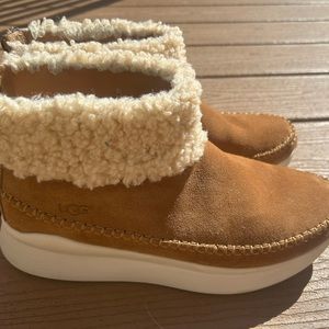 UGG MONTROSE CHESTNUT SNEAKER MINI LEATHER ZIP WOMEN’S BOOT 9.5 LIKE NEW